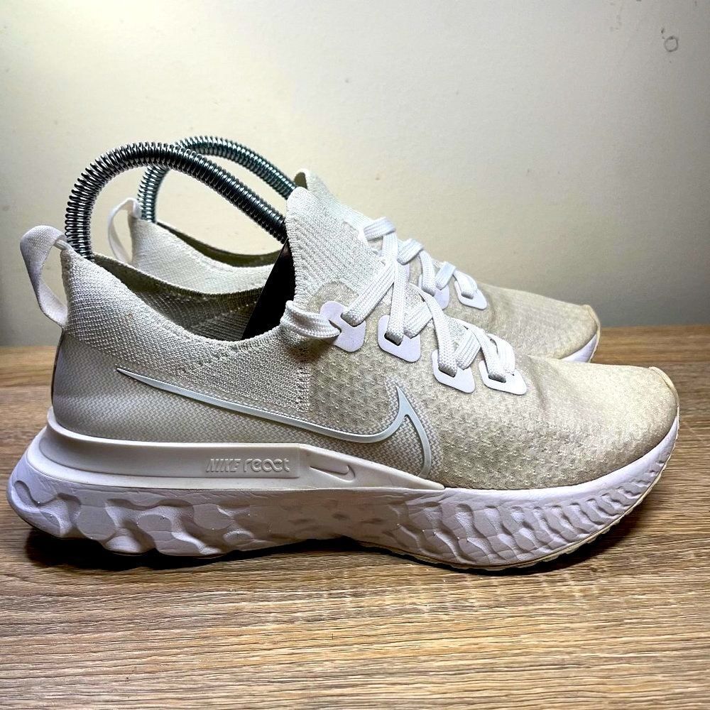 Nike‎ Infinity React Flyknit Womens Size 7 Shoes White Athletic Running Sneakers
